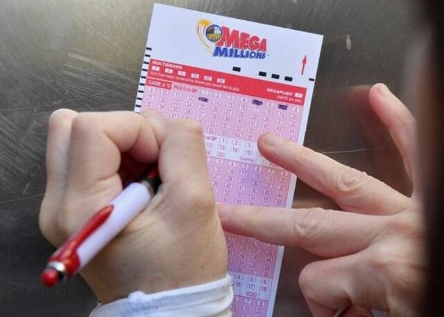 Mega Millions là một hình thức chơi xổ số tự chọn được bán tại đất nước Mỹ